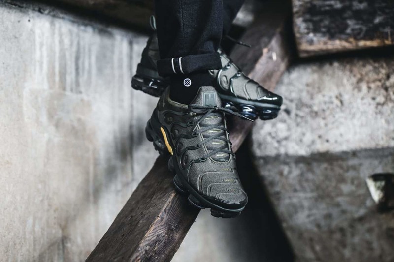 Cargo khaki hot sale vapormax